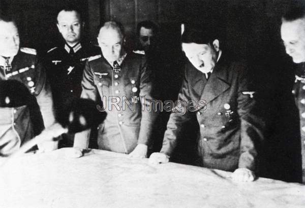 Adolf Hitler, Keitel, von Brauchitsch, Halder