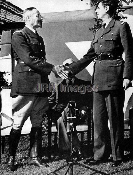 French Generals Henri Giraud and Charles de Gaulle