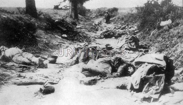 Dead French soldiers 1916