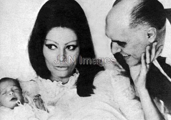 Sophia Loren with husband Carlo Ponti and son