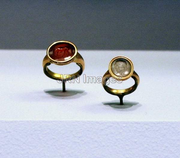 Finger Rings with Engraved Gemstones