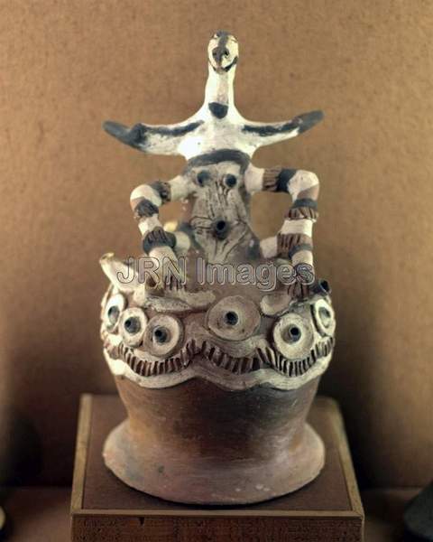 Pottery; Origin: Sepik River, New Guinea; house...