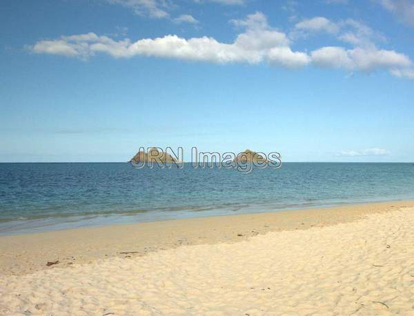 Mokulua Islands, Lanikai Beach