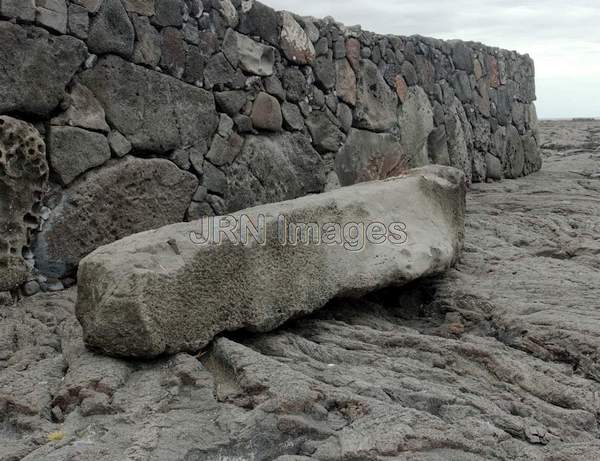 Keoua Stone (resting place of Chief Keoua); Pu...