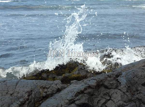 Crashing Waves at Punalu'u Beach (Black Sand Beach...