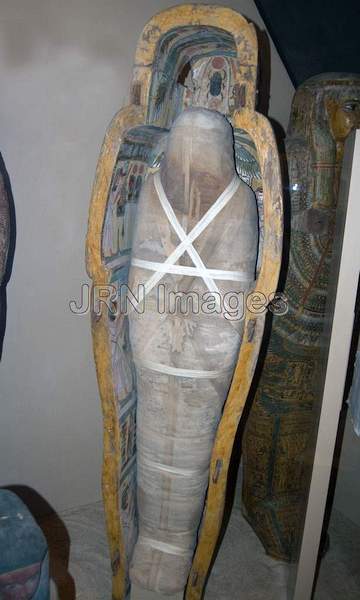 Coffin reused, and mummy of Djed-ui Mutes-ankh