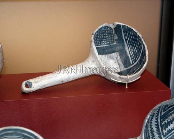 Ceramic ladle