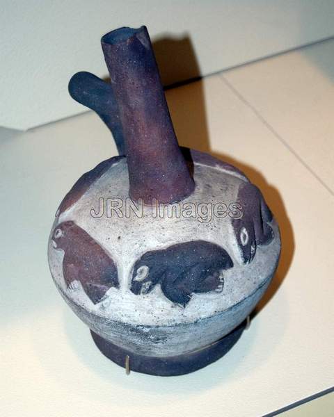 Ceramic vessel of sea lions