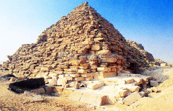 Secondary pyramid Pyramid of Menkaure